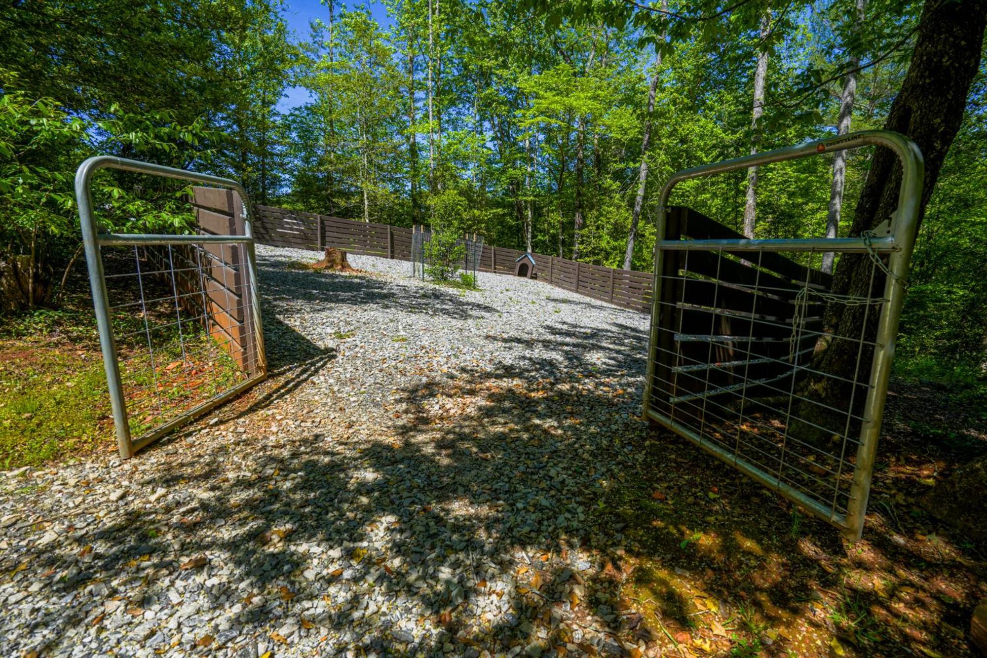 The Big Little Cabin - Hot Tub & Playground Villa Dahlonega Exterior photo